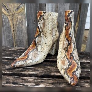 Retro Charles David Snakeskin Block Heel Pointed Toe Ankle Boot - Size 9.5